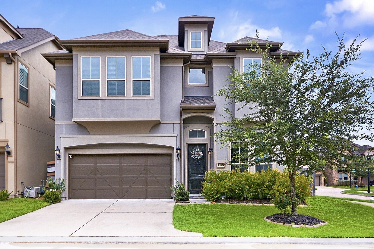 Primary Photo - 13204 Leighton Gardens Dr
