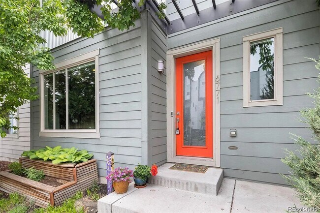 Foto del edificio - LUXURY MIDTOWN LIVING | PRIVATE BACKYARD RETREAT - Available NOW!