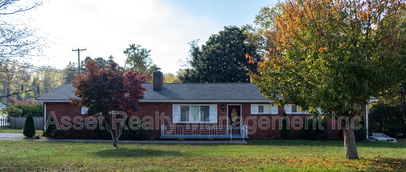 Primary Photo - 7900 Livingston Dr