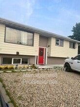 Building Photo - 5119 55 Ave