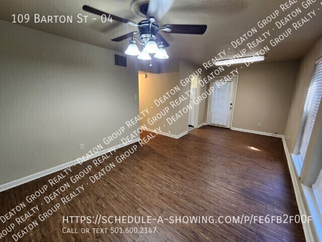 Building Photo - 109 Barton St