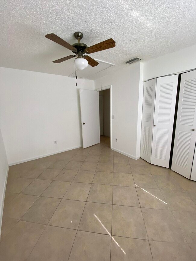 Building Photo - 10128 Boca Bend E