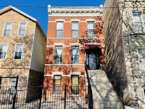 Building Photo - 2738 S Princeton Ave