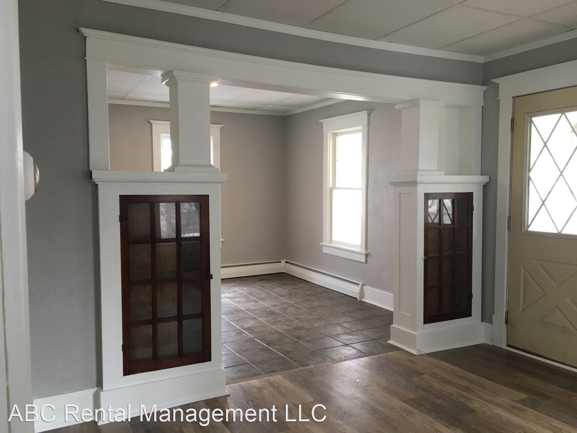 Primary Photo - 3 br, 1 bath House - 920 River St