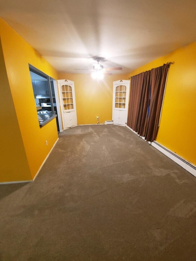 Dining Area - 51 W Fort Salonga Rd