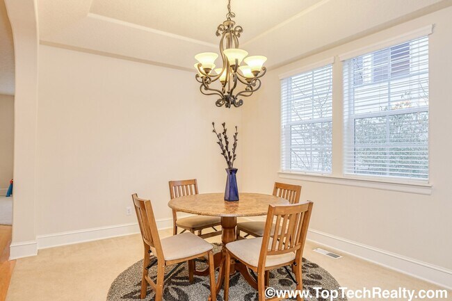 Foto del edificio - Beautiful 4 Bedroom | 2.5 Bathroom | 2,540 Sqft. Home | Central A/C | Solar Panels | Located in B...