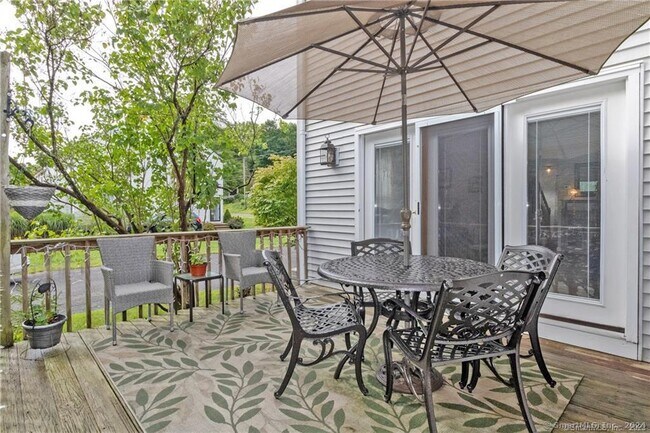 Building Photo - 152 Summer St