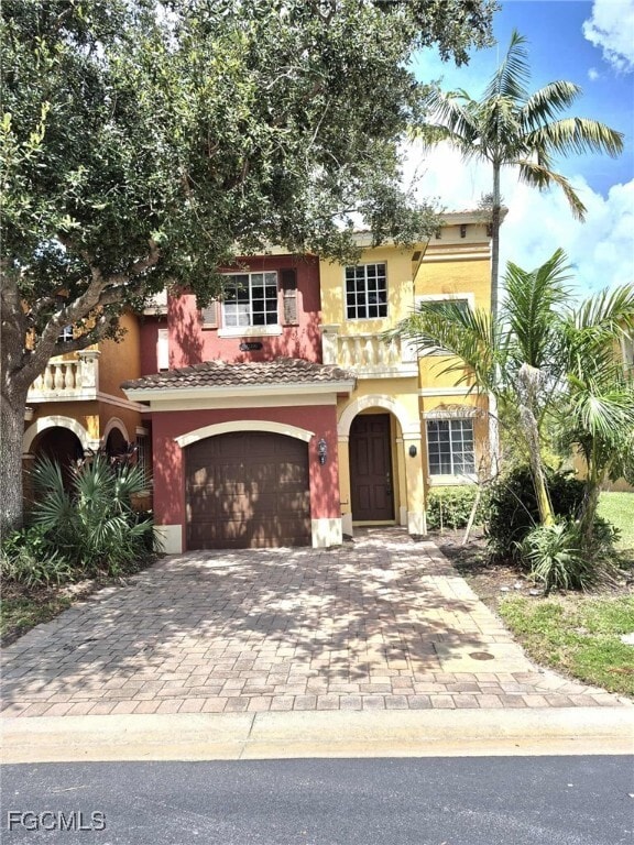 Building Photo - 10300 Olivewood Way