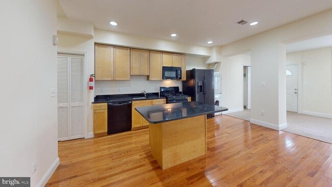 Building Photo - 1706 West Virginia Ave NE