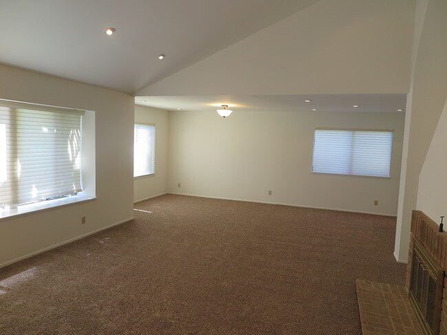 Living/Dining Room - 3096 Collette Ct