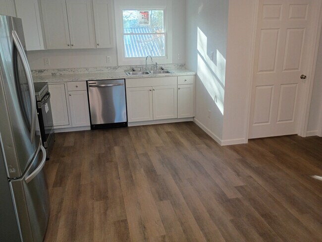 Building Photo - 101 Edmonds Dr