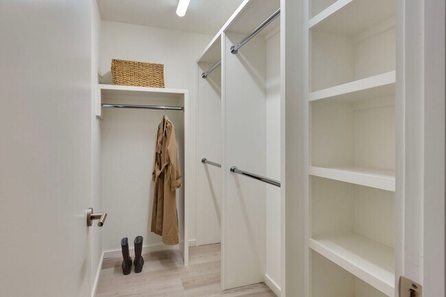 Building Photo - Professional Co-Living - Master Room Renta...