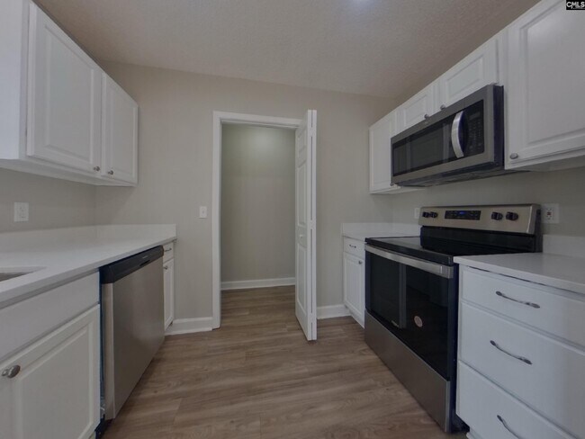 Building Photo - 92 Providence Plantation Cir