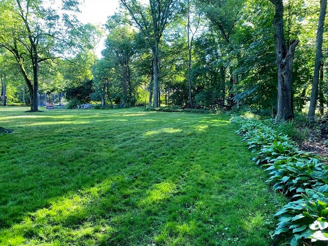 Foto del edificio - 15 Winchester Dr