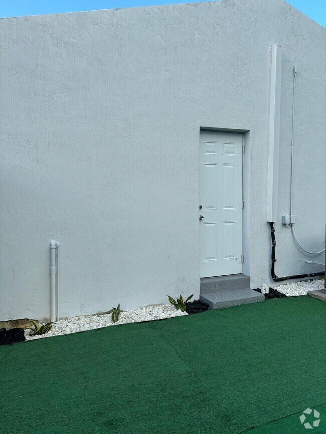 Royale Green Townhouse Short Term Apartments for Rent Miami, FL 1