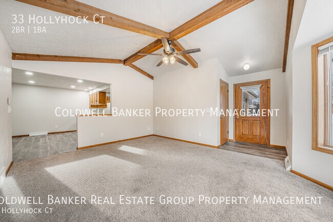 Foto del edificio - 33 Hollyhock Ct