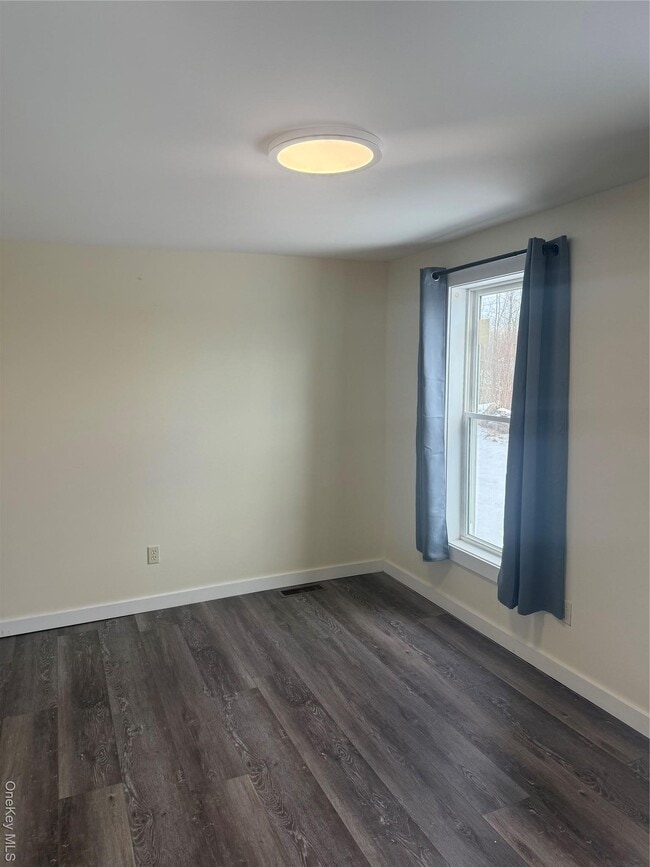 Building Photo - 92 Wigsten Rd