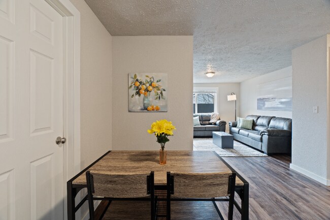 Foto del edificio - 3012 N Hogan St