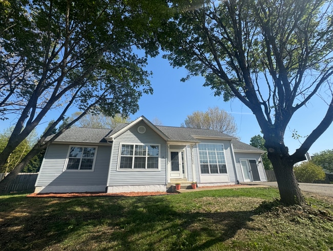 Building Photo - 5 Renwick Ct