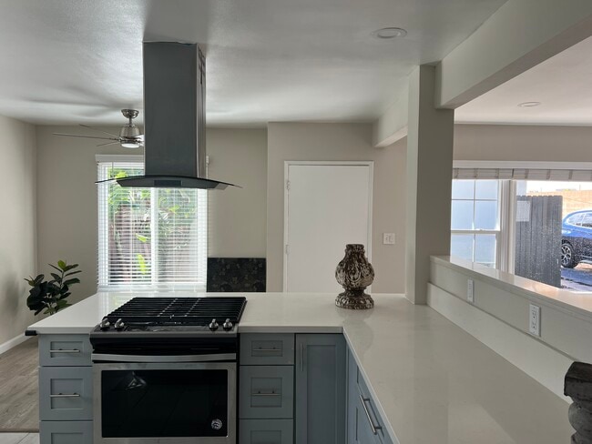 Foto del edificio - 15430 Freeman Ave