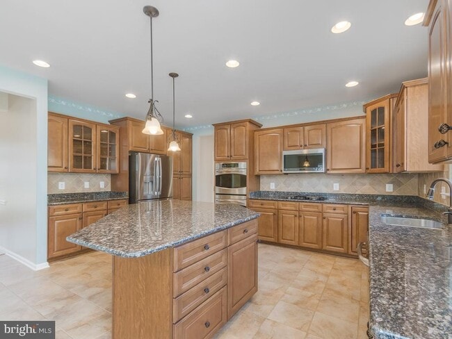 Building Photo - 15055 Barnes Meadows Ct