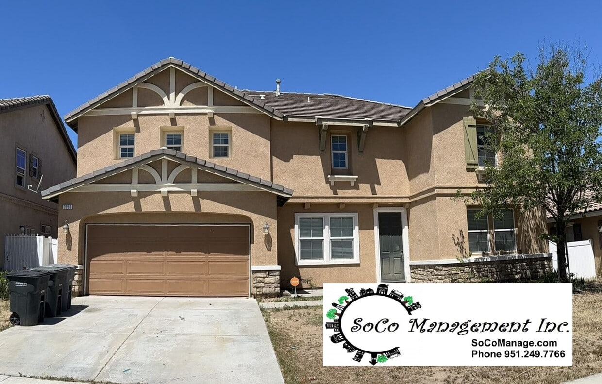 Foto principal - Large 5 bedroom / 2.5 Bathroom Perris Home