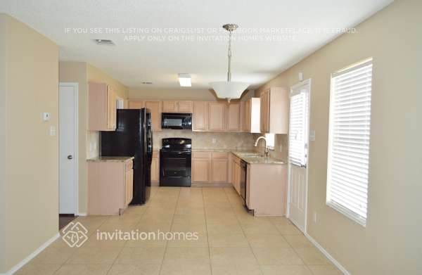 Building Photo - 2928 Marco Dr