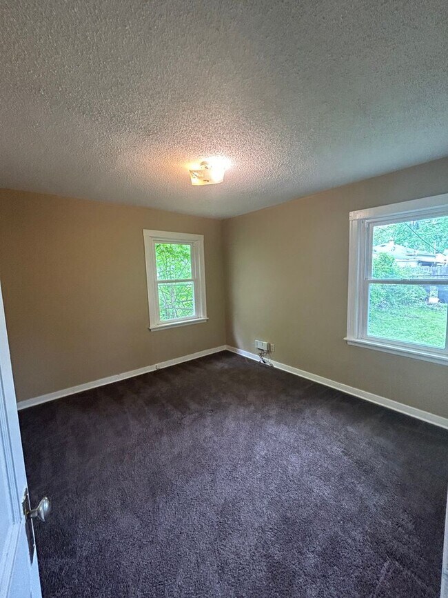 Foto del edificio - 4422 Gaywood Dr