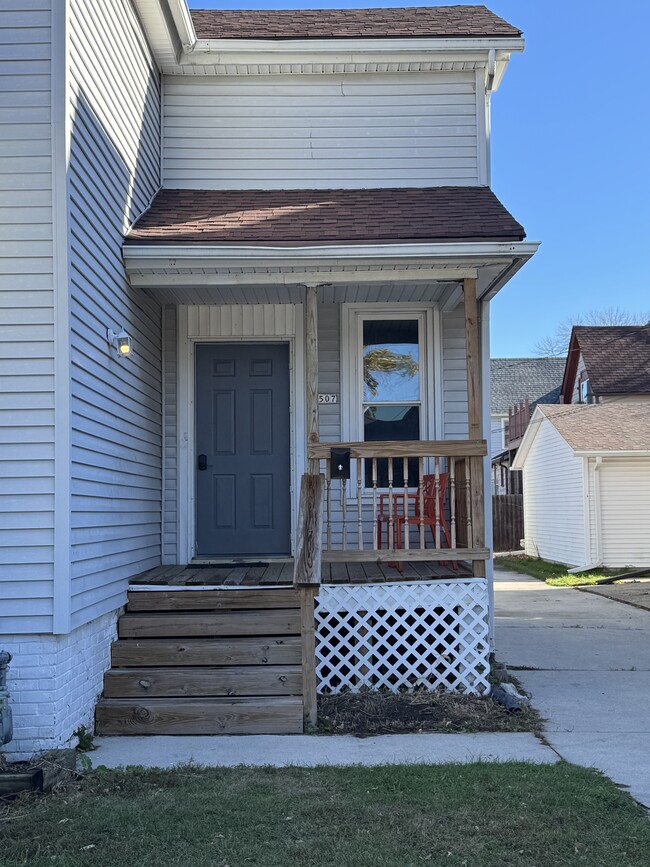 Building Photo - 6th Street/Grant