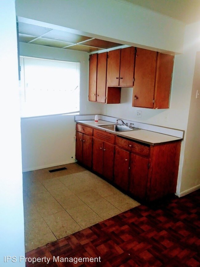 Building Photo - 14826 Cedargrove St