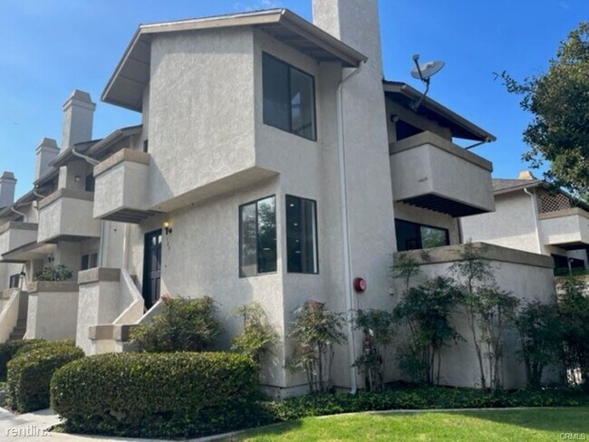Building Photo - 2 br, 2.5 bath Townhome - 109 Harbor Woods...