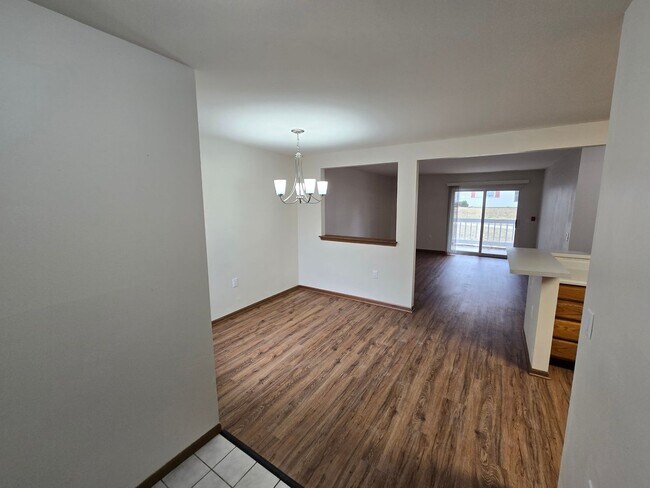 Foto del edificio - 1001-1017 Rockefeller Ln