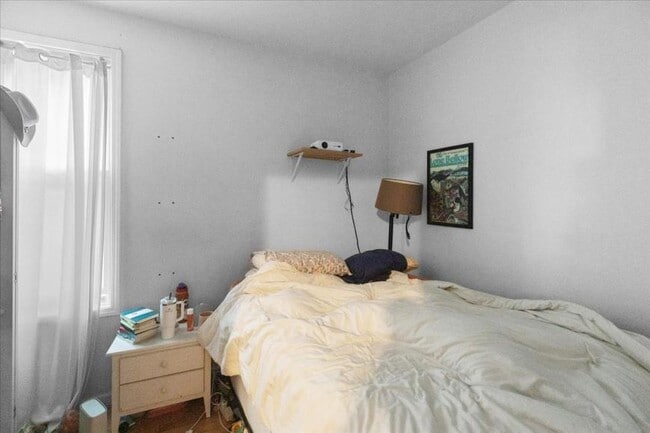 Building Photo - 3 bedroom in Chicago IL 60618