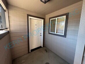 Building Photo - 11651 SE Fuller Rd