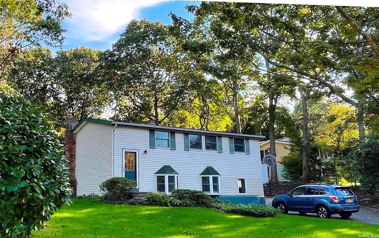 28 Woodchuck Ln, Brookhaven, NY 11733 House Rental in Brookhaven, NY