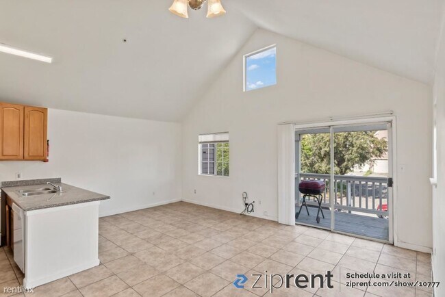 Building Photo - 4 br, 2 bath Townhome - 2446 90th Ave, Oak...