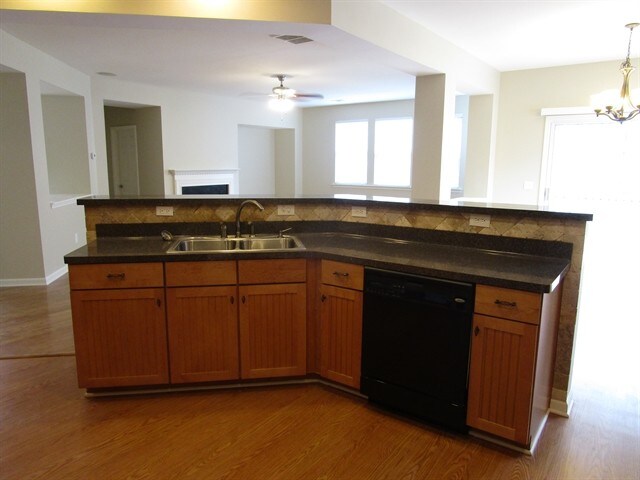 Building Photo - 406 Howell Xing