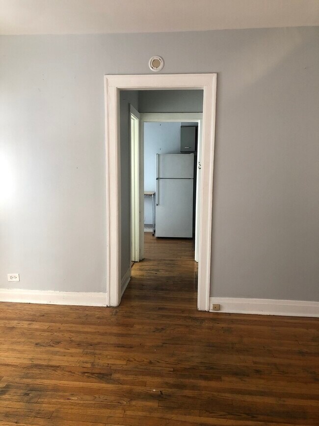 Foto del edificio - 2324 N Lincoln Park W