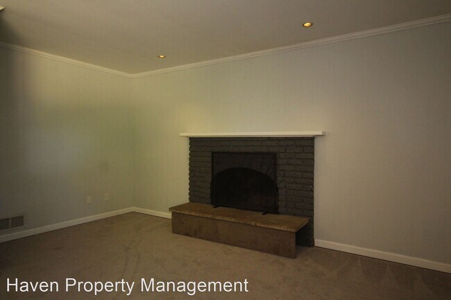 Building Photo - 2 br, 1 bath House - 2925 39th Ave NE