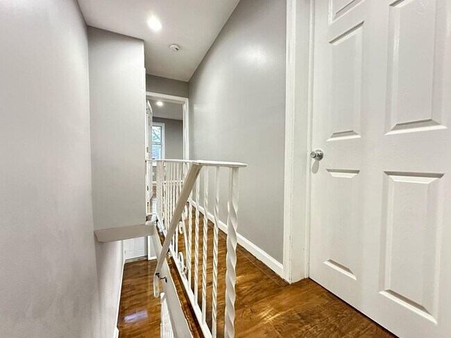 Building Photo - 3BD/1BA South Philly Home (Sec8 Vouchers A...