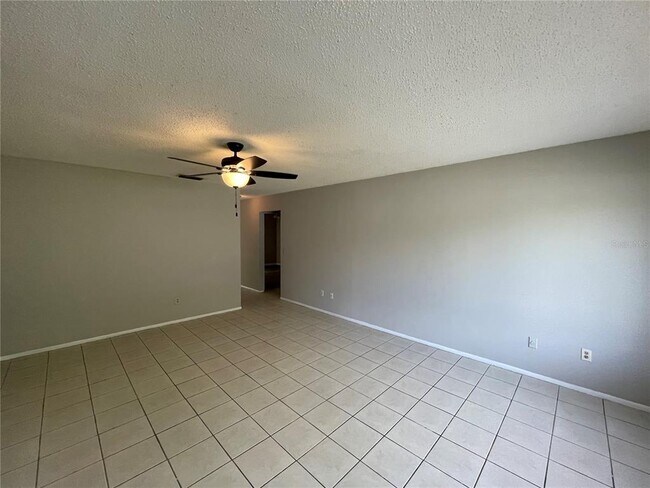 Foto del edificio - 2523 Highlawn Ave