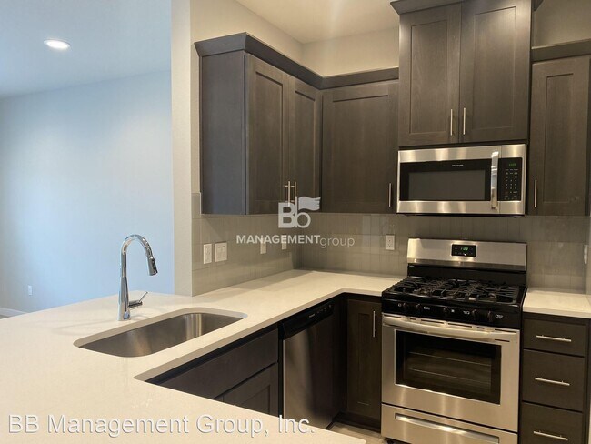 Foto del edificio - 3 br, 2.5 bath House - 16573 SE Sunshower ...