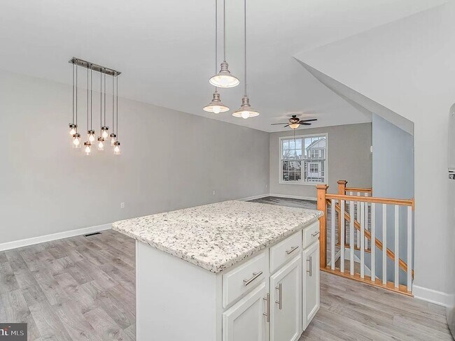 Foto del edificio - 3 Bedroom Townhome in Hanover