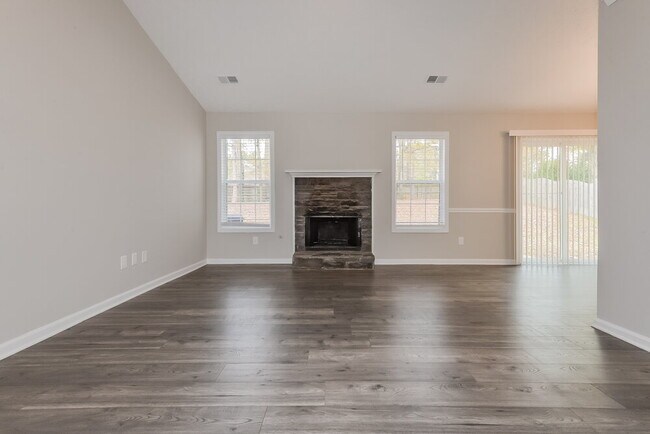 Foto del edificio - 509 Sarah's Ln