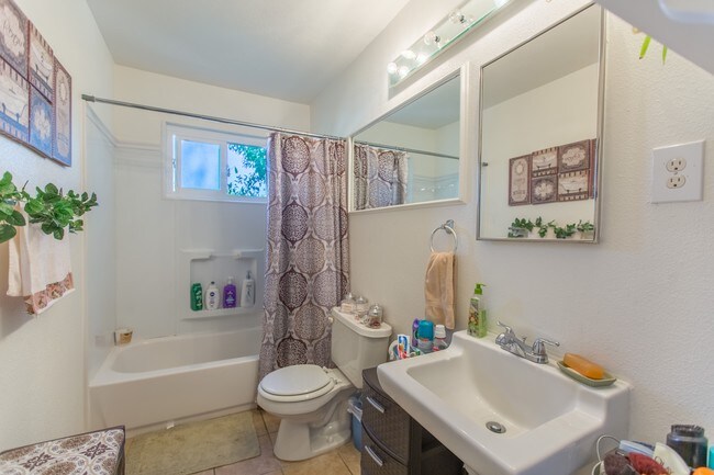 Interior Photo - Roseville Ash St Fourplex and Duplex Homes