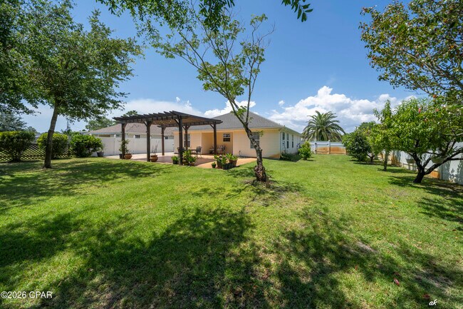 Foto del edificio - 420 Water Oak Cir
