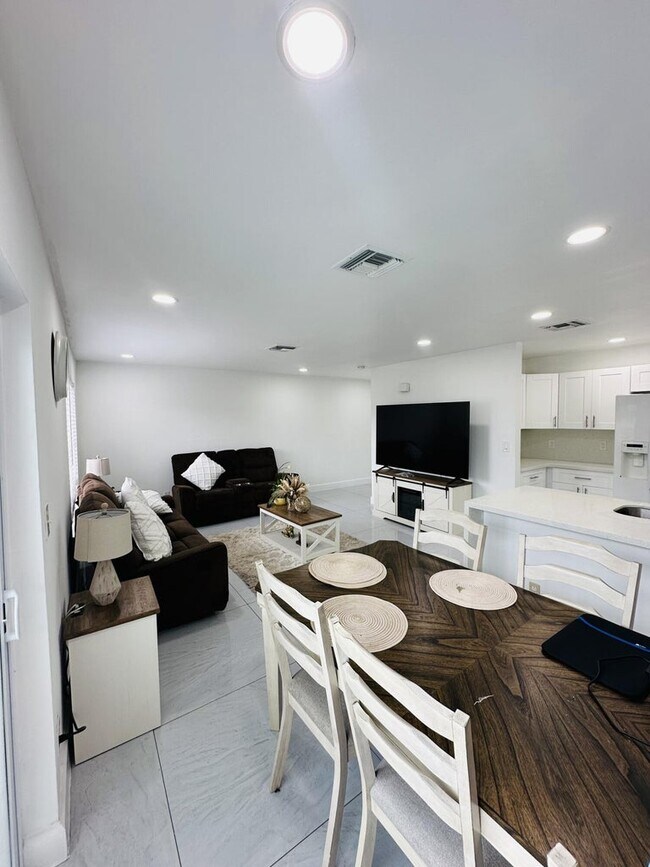 Foto del edificio - 13716 Sunflower Ct