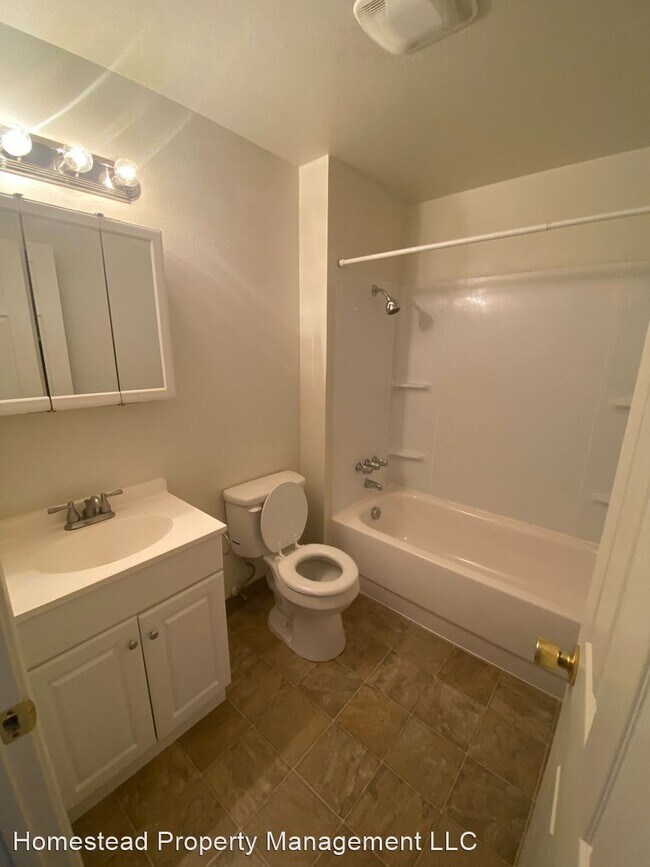 Building Photo - 350 Powell St E