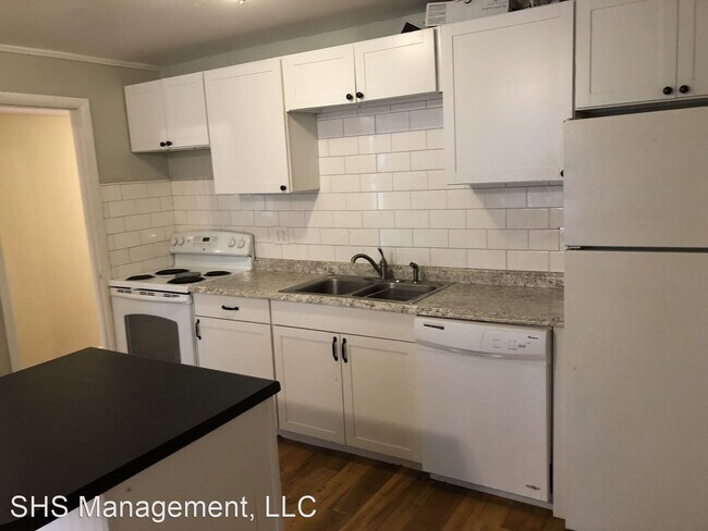 Building Photo - 3 br, 1 bath House - 210 Atkinson Drive