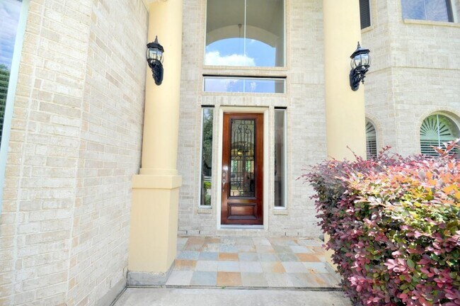 Building Photo - 24015 Earthstone Dr